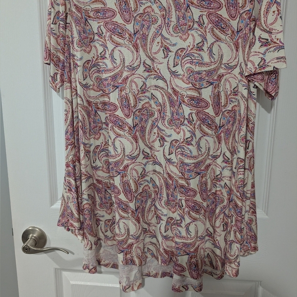 Lane Bryant Multi Paisley Max Swing Perfect Sleeve Crew-Neck Tee Size 18/20 - Picture 6 of 10